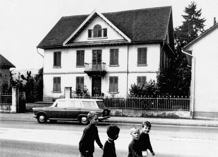 In der Villa Knoblauch in Schinznach-Bad ffnete im Dezember 1966 ein Kinderhort seine Tore. Betreuerinnen waren Klosterschwestern. Gemeindearchiv Schinznach-Bad