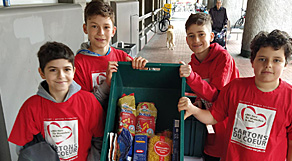 Lebensmittelsammlung fr Cartons du Coeur