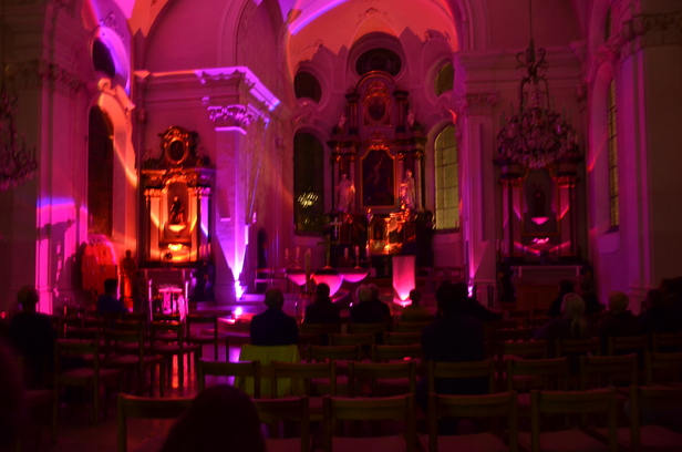 Sounds and Lights in der Kirche St. Nikolaus in Brugg.